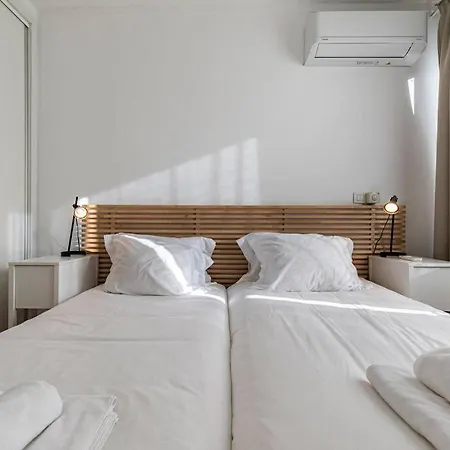 דירה Downtown 2-bedroom W/terrace *