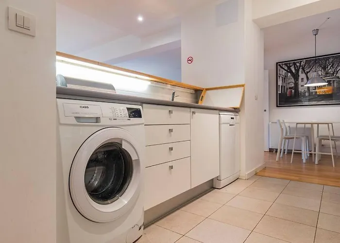 Apartment Downtown 2-bedroom W/terrace Lisbon