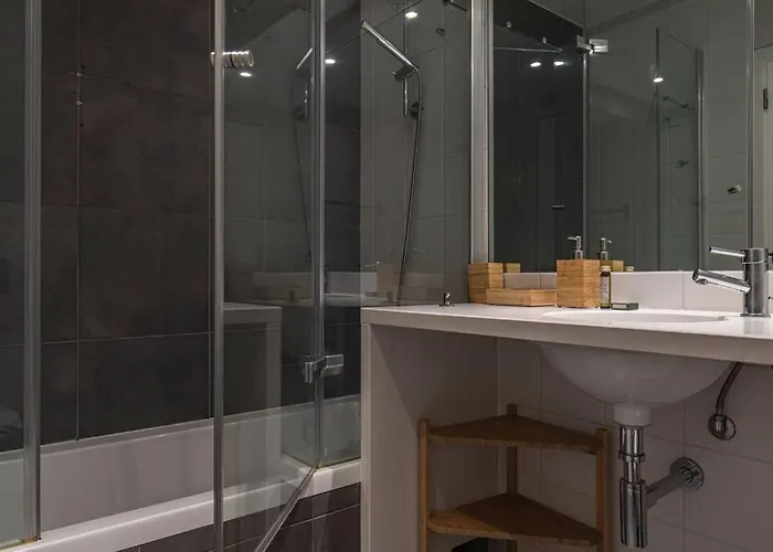 Downtown 2-bedroom W/terrace * Lisbon