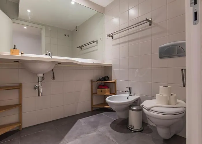 Downtown 2-bedroom W/terrace Apartment Lisbon