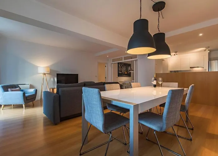 Apartment Downtown 2-bedroom W/terrace *