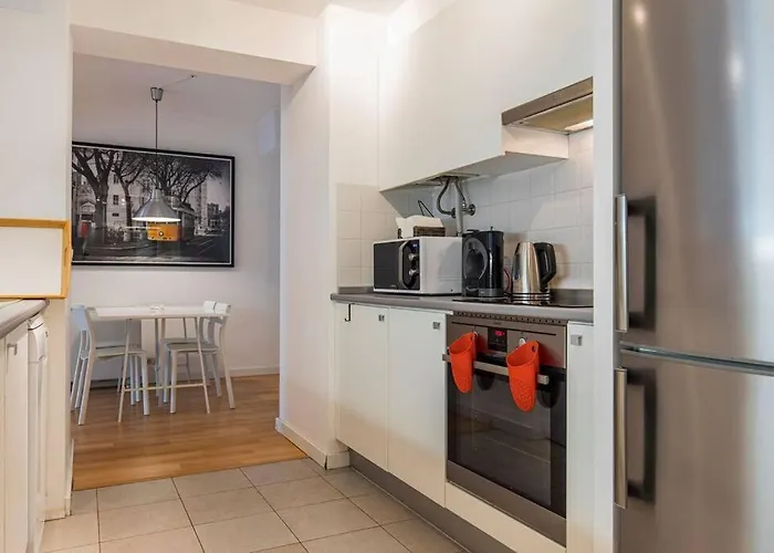 Apartment Downtown 2-bedroom W/terrace Lisbon