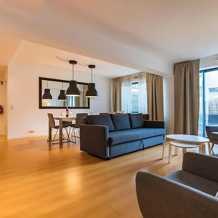 Apartament Downtown 2-bedroom W/terrace *