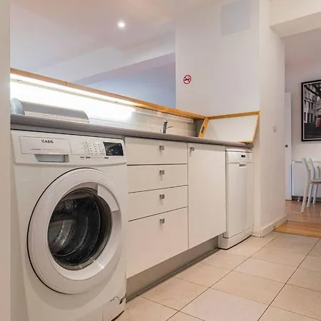 Apartament Downtown 2-bedroom W/terrace Lizbona