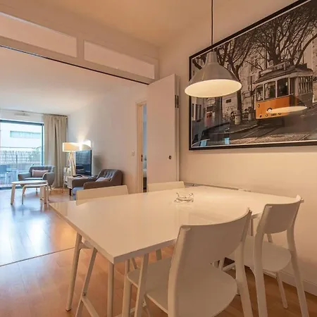 Downtown 2-bedroom W/terrace Lisbon