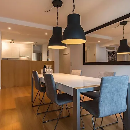 Downtown 2-bedroom W/terrace Lägenhet *